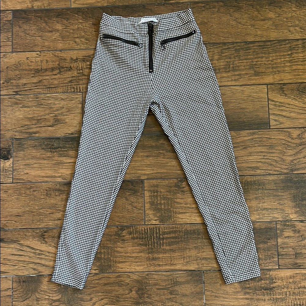 Black and White Houndstooth Leggings